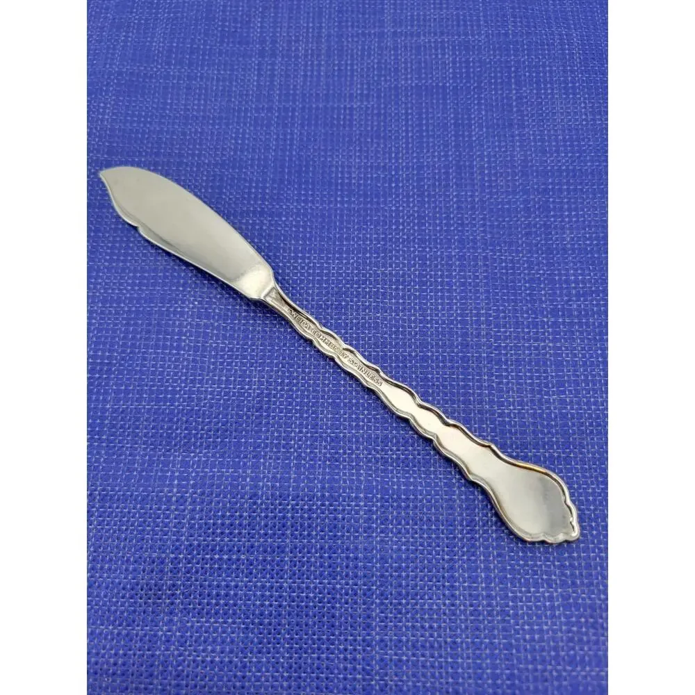 Oneida Cello Butter Knives 6 3/8